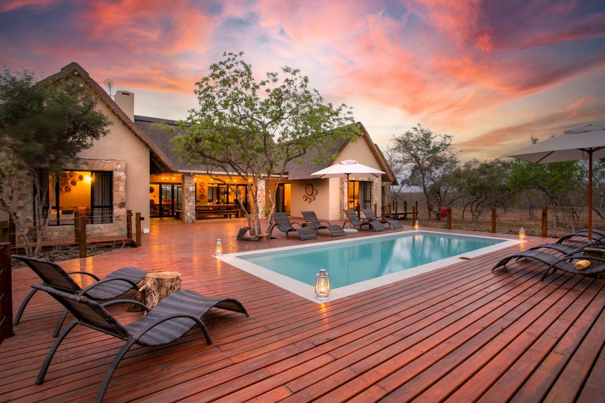 Vuyani Marula Lodge โฮดสปรูท ภายนอก รูปภาพ